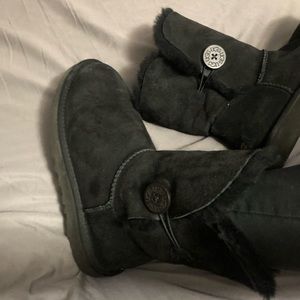 Button Ugg’s